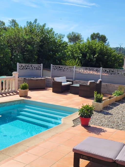 Cosy Rez-De-Jardin De Villa Brignoles Buitenkant foto